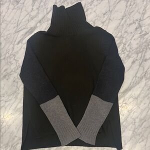 Vince Army Green Turtleneck Sweater Size Medium